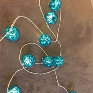 Rosette globe string lights